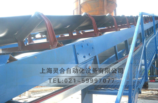 黑色橡膠皮帶輸送機(jī)
